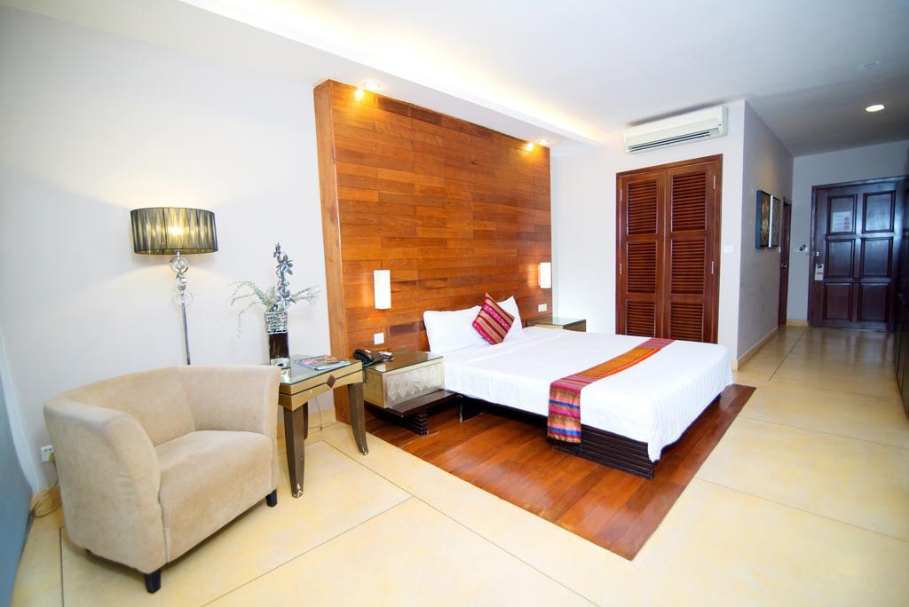 Riverview Cambodia Boutique Hotel 金边 外观 照片