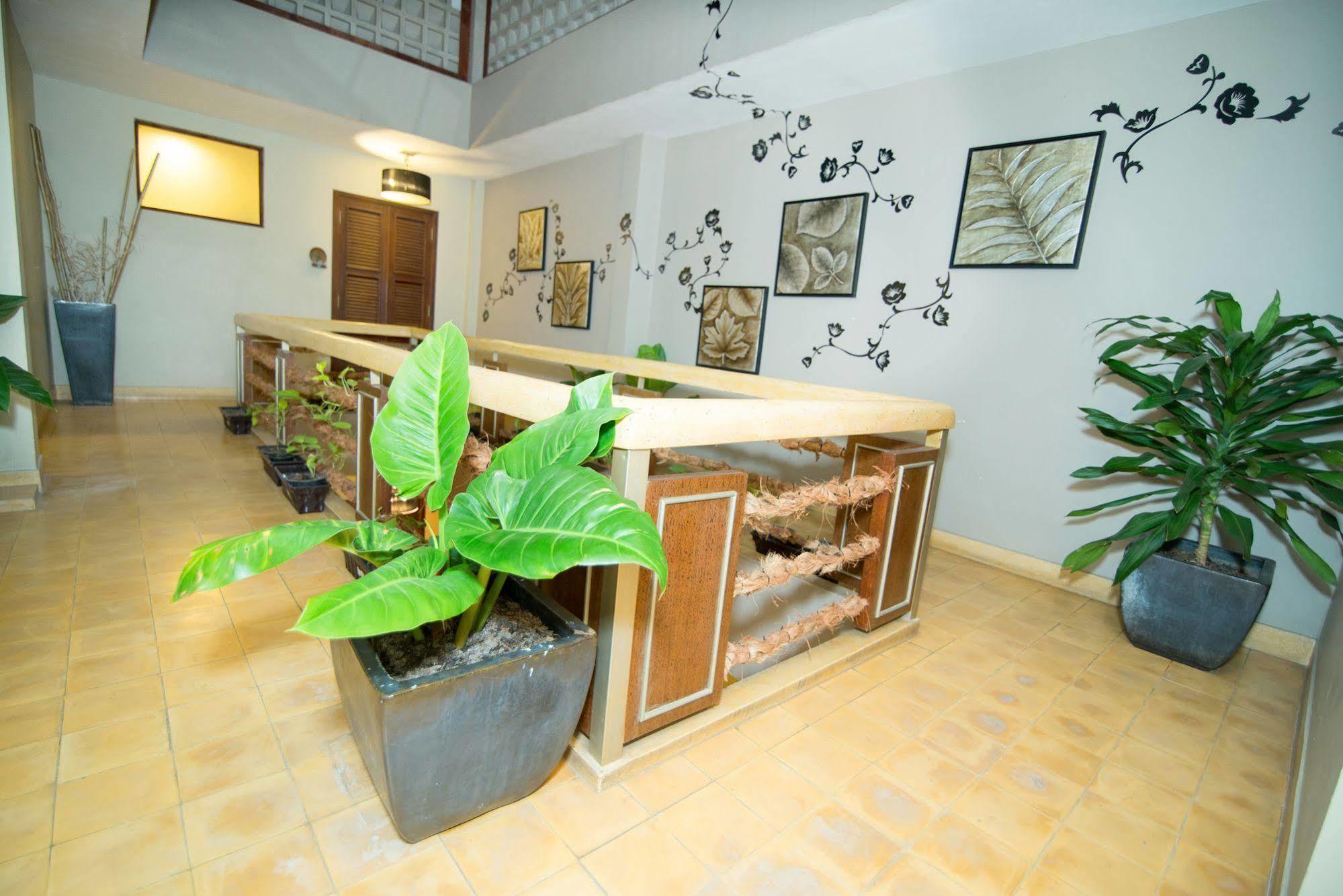 Riverview Cambodia Boutique Hotel 金边 外观 照片