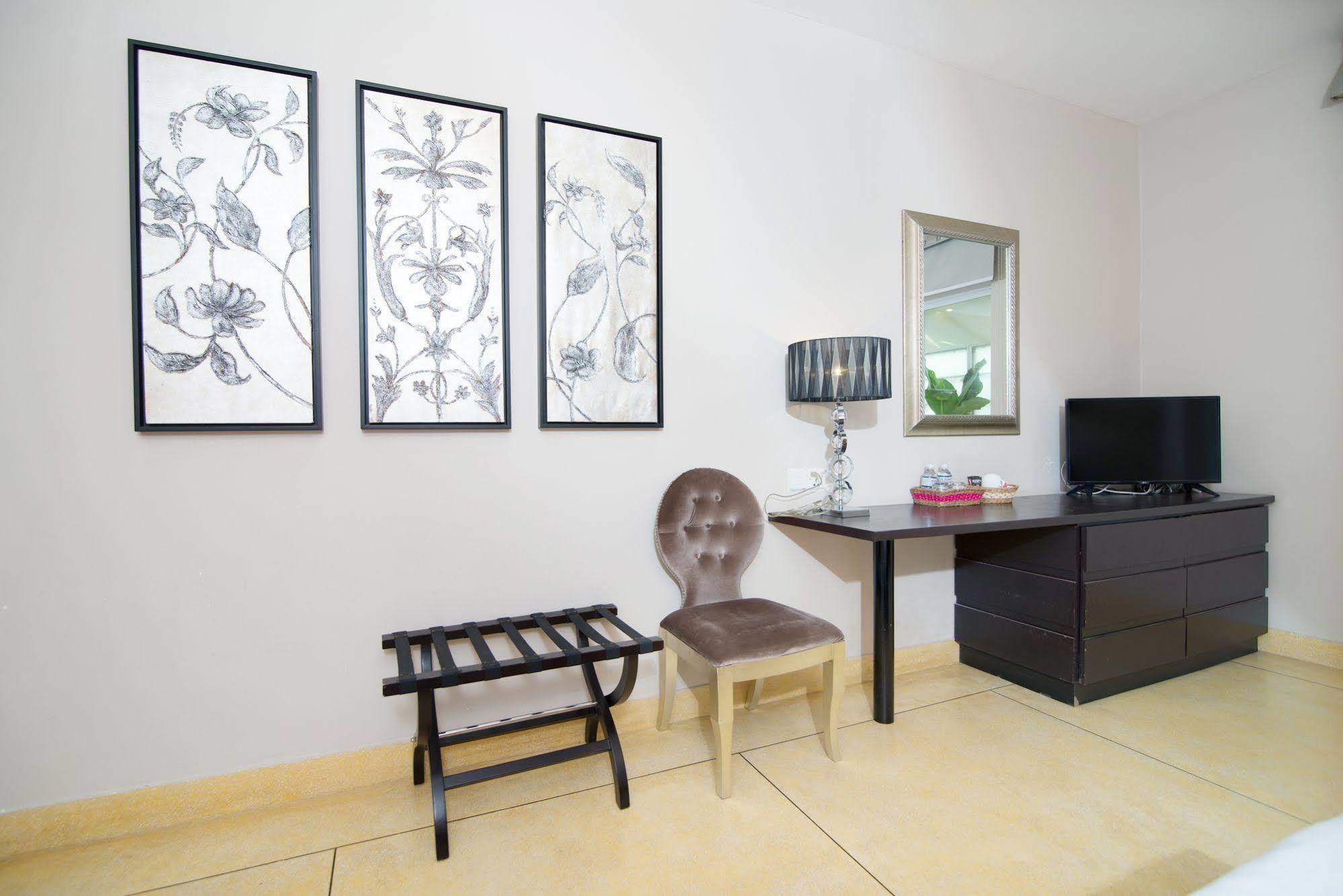 Riverview Cambodia Boutique Hotel 金边 外观 照片