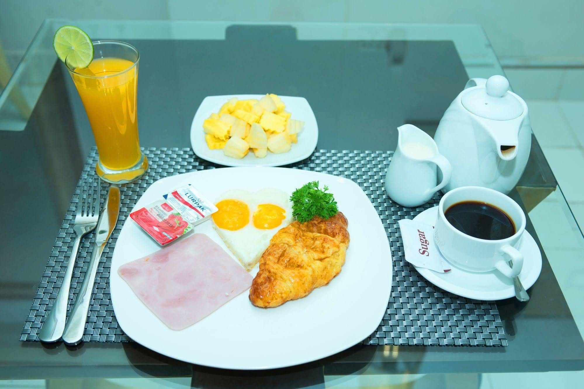Riverview Cambodia Boutique Hotel 金边 外观 照片